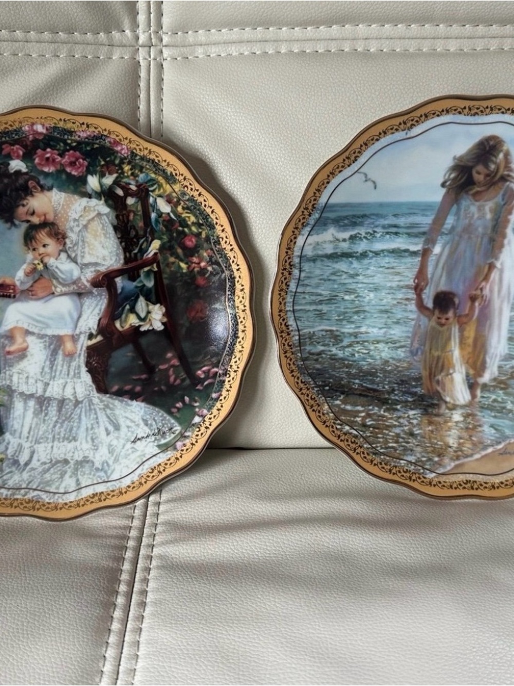 Sandra Kuck Bradford Exchange Collector Plates Set of 2 – Reflections of Love